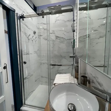 Mrtn Apartments Studio & Suites - Aix-Les-Bains, Hypercentre Exterior foto